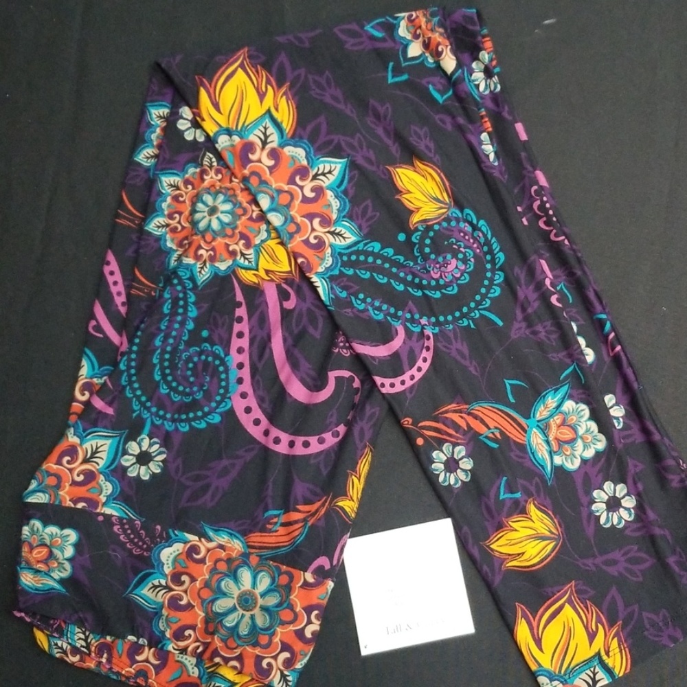 Floral Paisley Lularoe TC leggings NWT